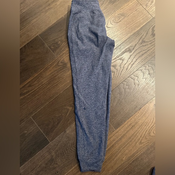 Lululemon joggers - Picture 2 of 3
